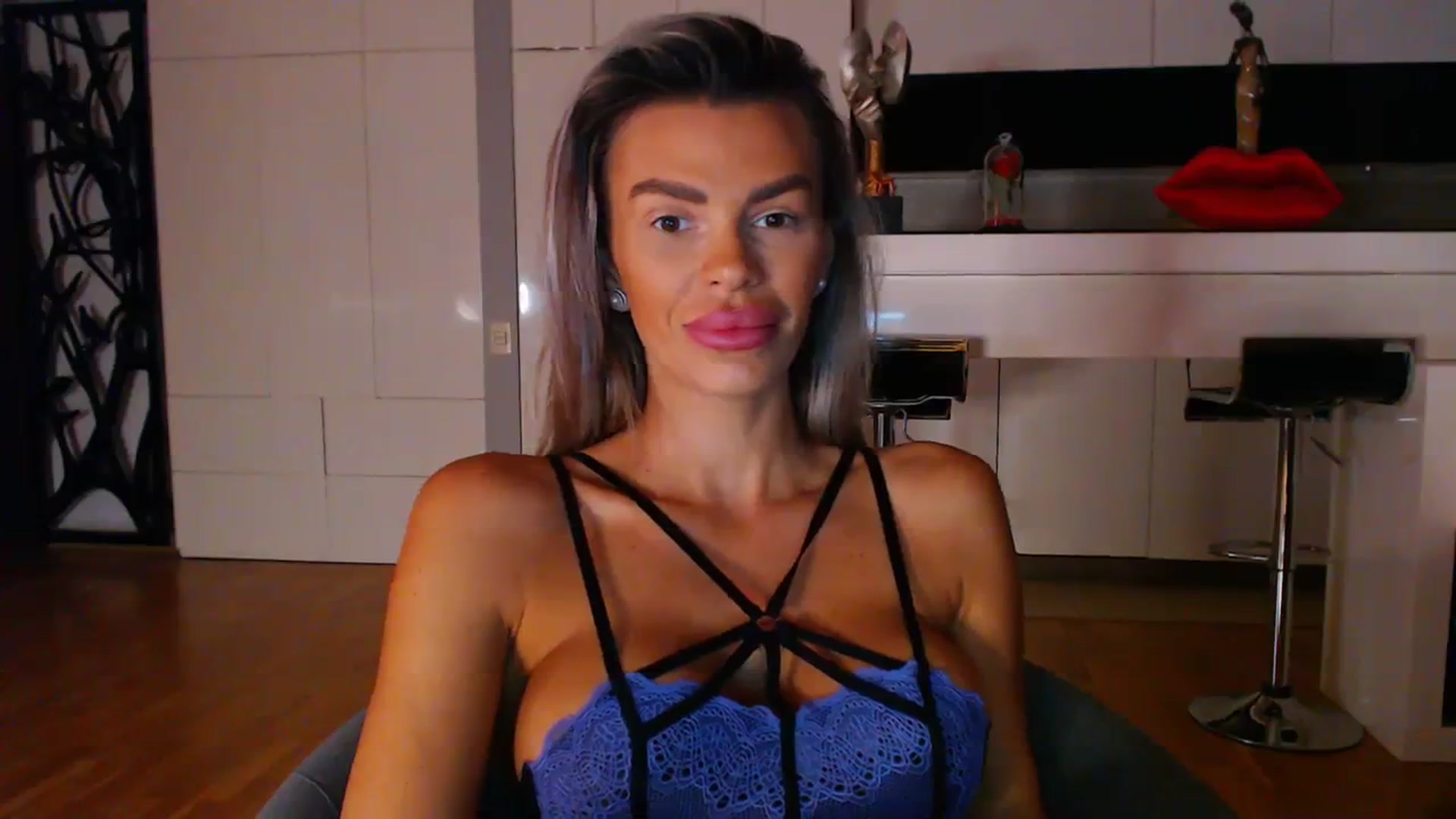 D_y_y video thumbnail