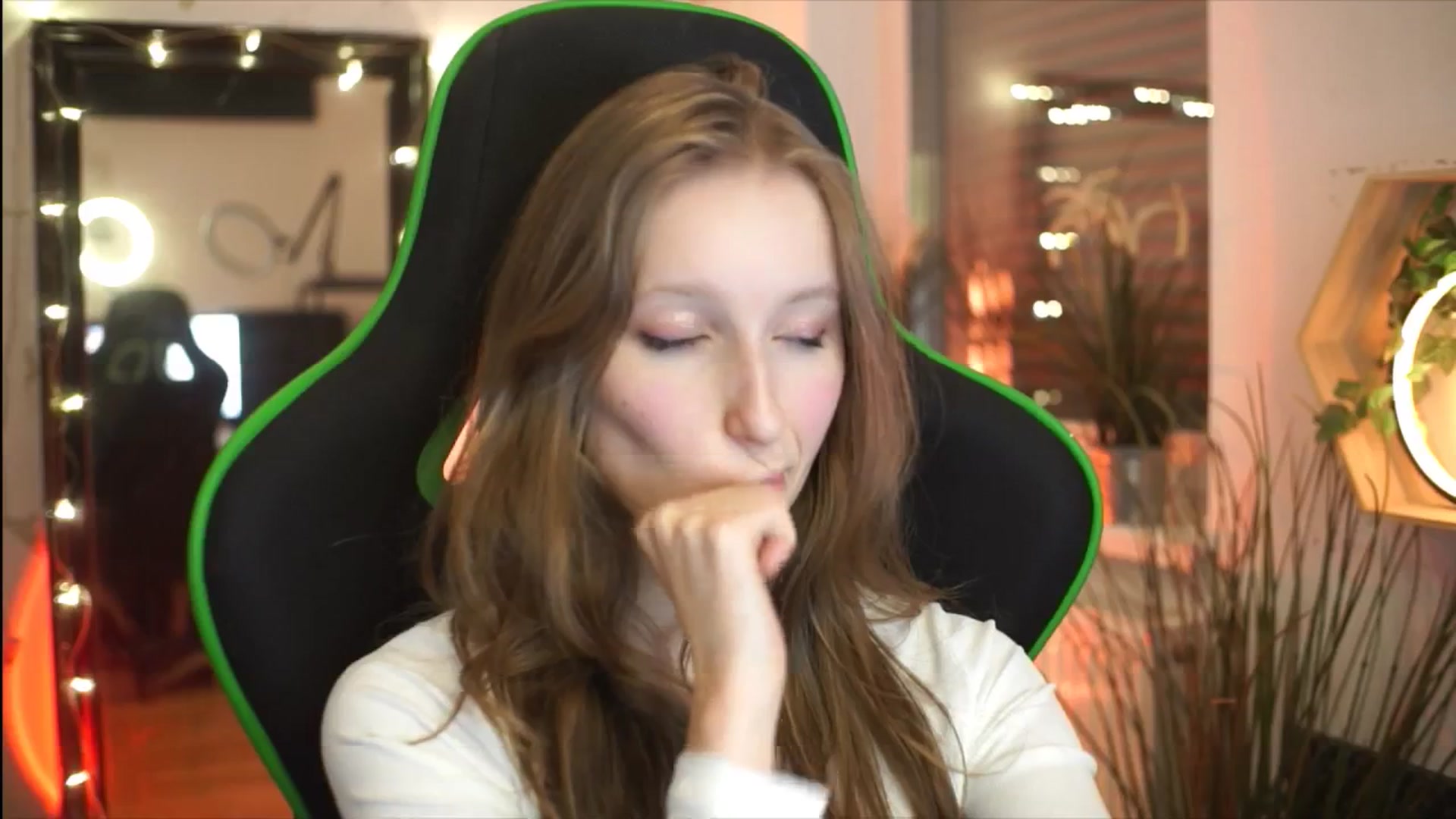 Kira9 video thumbnail