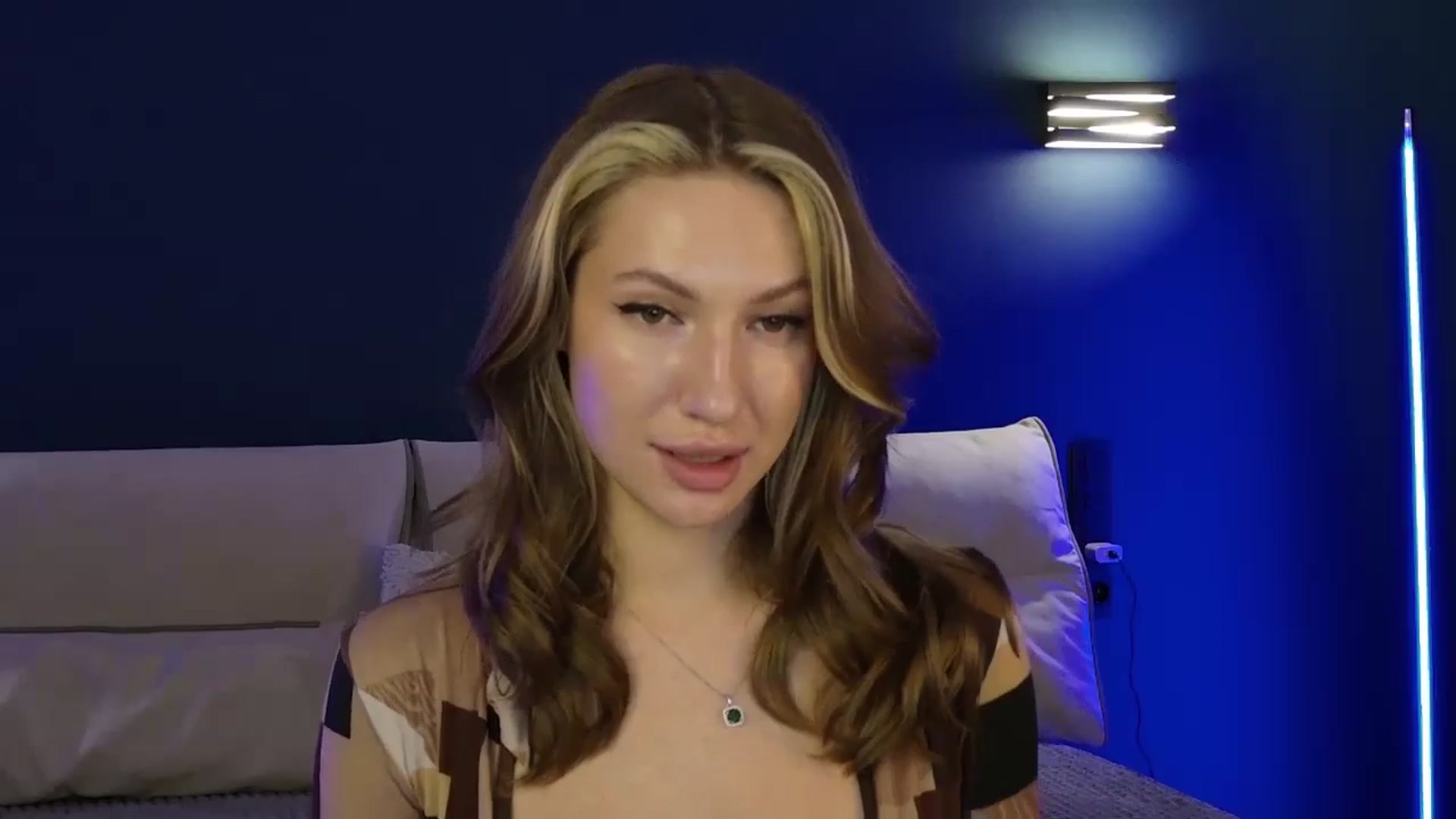 LovelyGin video thumbnail