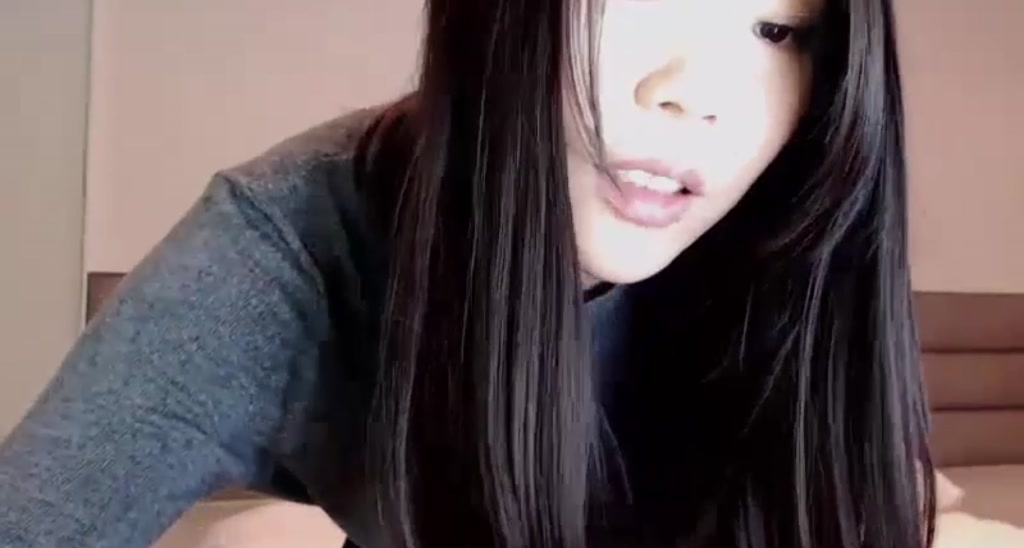 LeenaQ video thumbnail