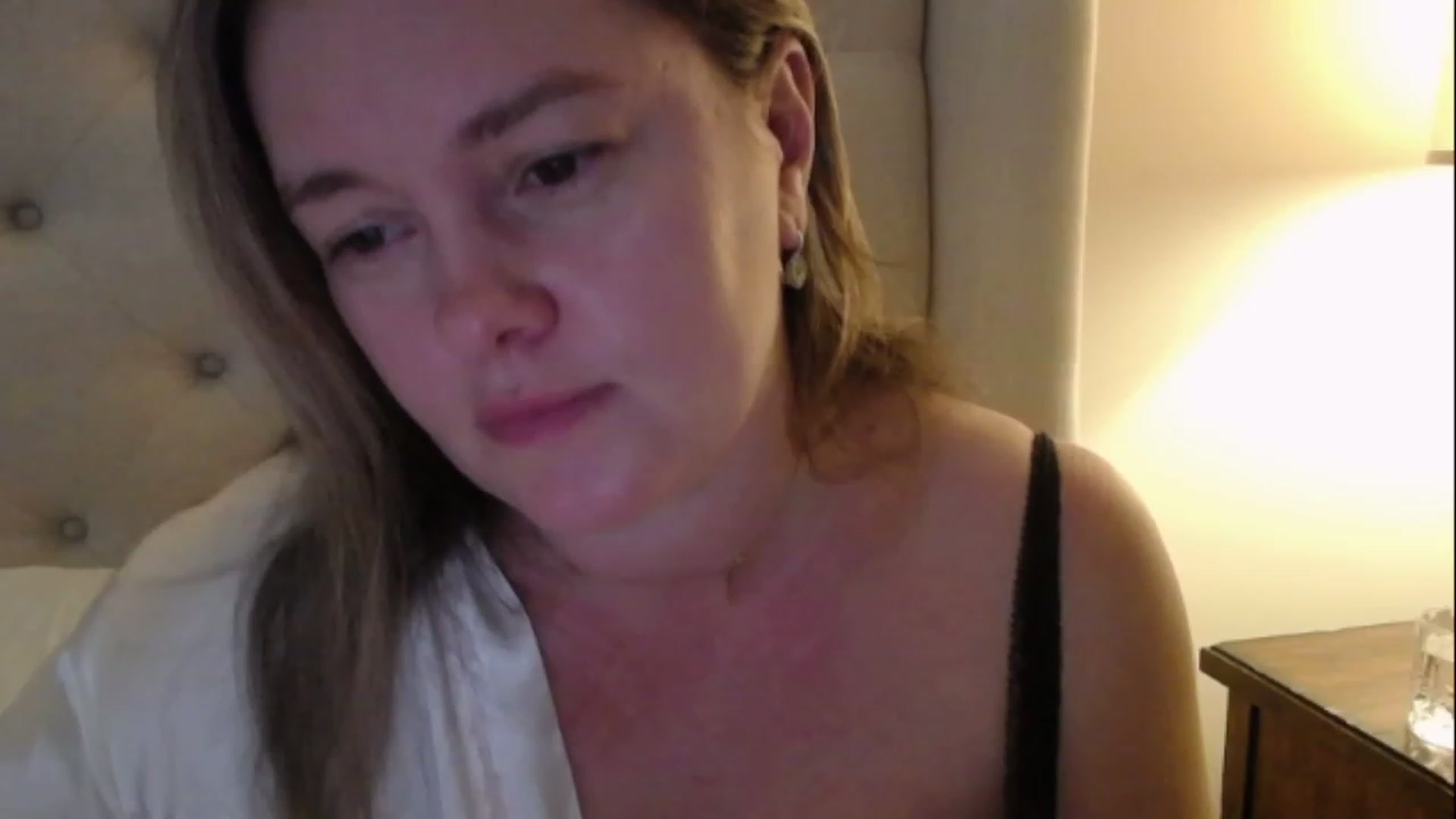 J0llye video thumbnail