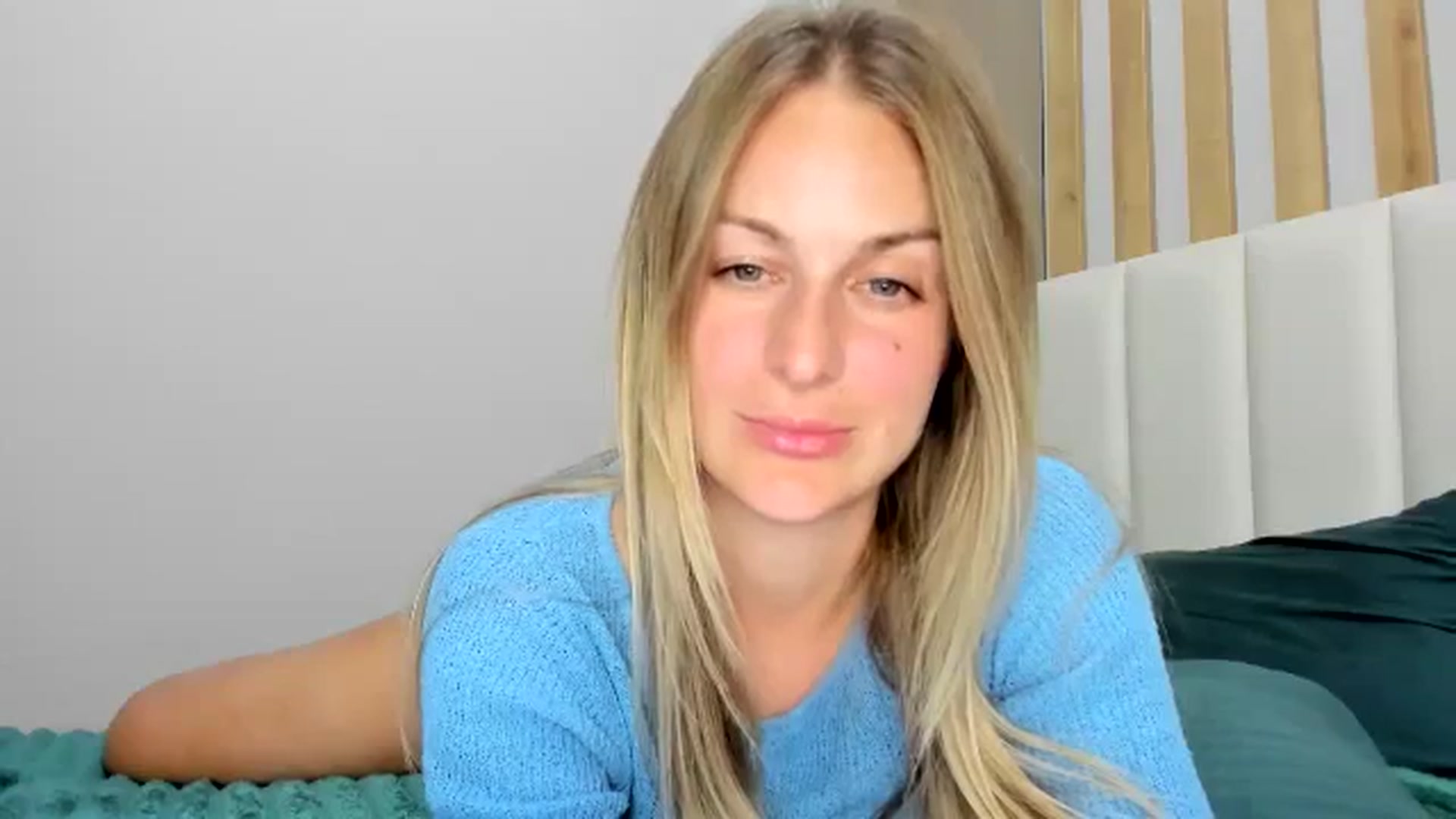 regular_girl video thumbnail