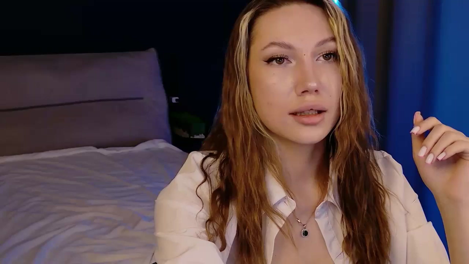 LovelyGin video thumbnail