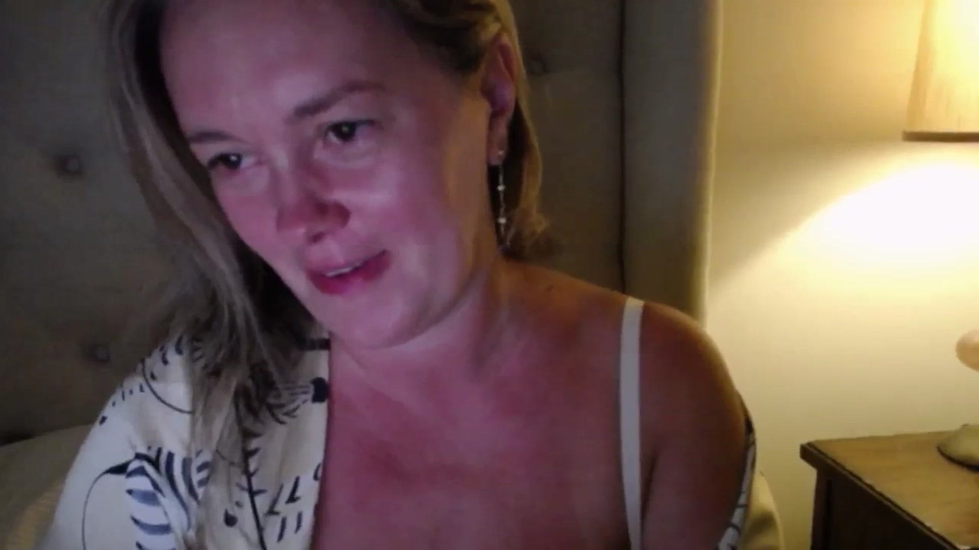 J0llye video thumbnail