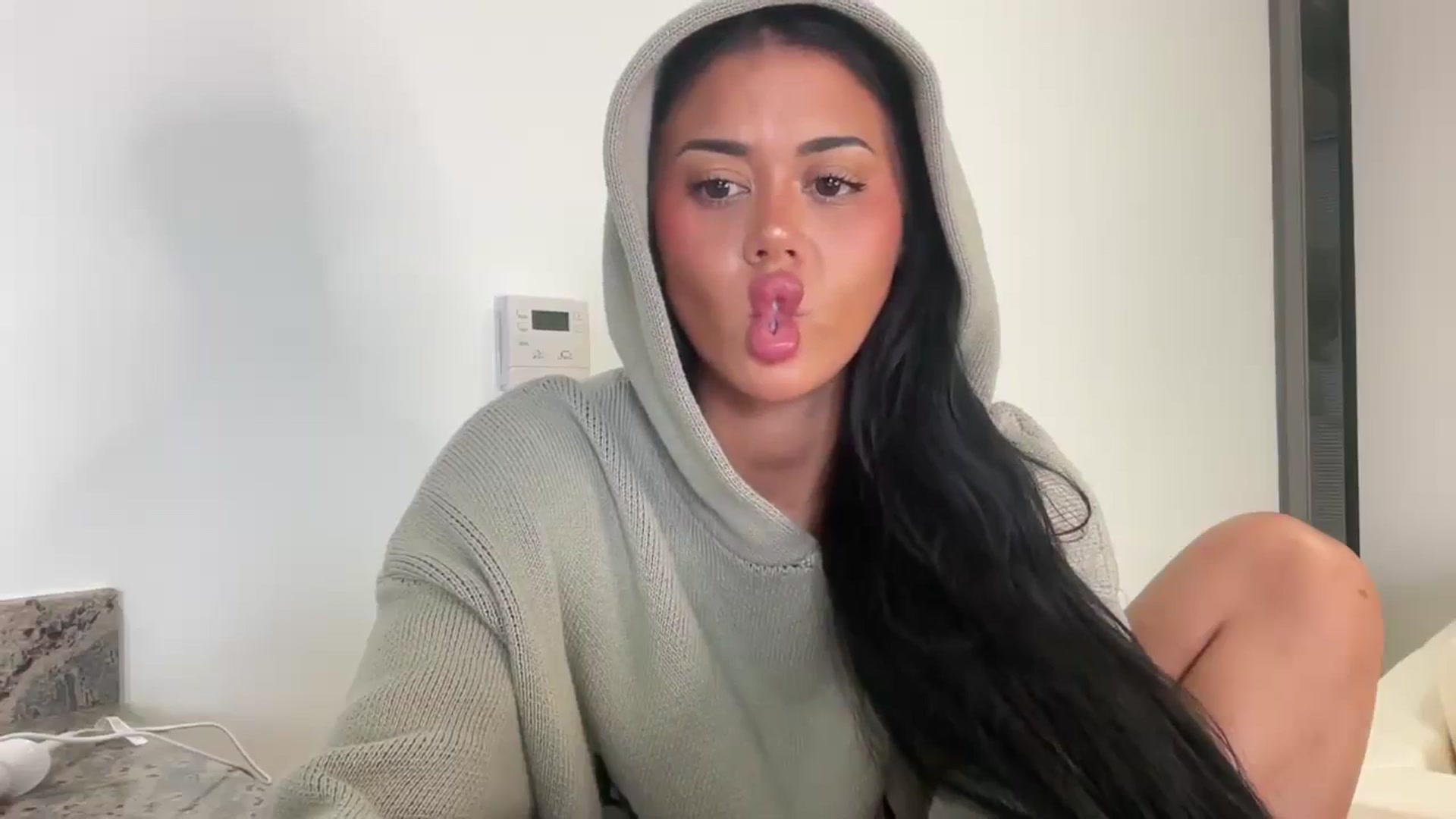 Naomilynn video thumbnail