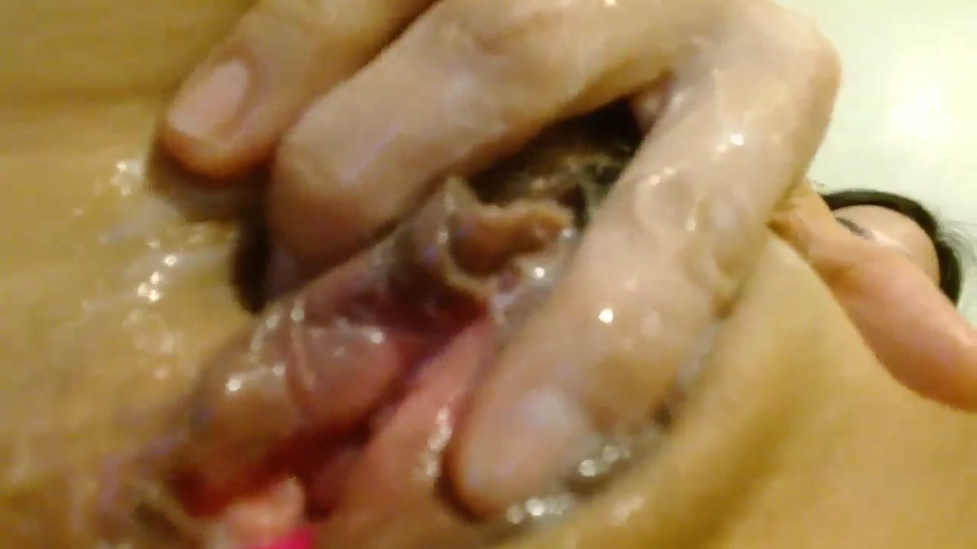 rowzhannna video thumbnail
