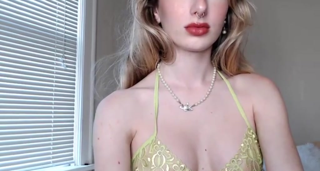 summereloise video thumbnail