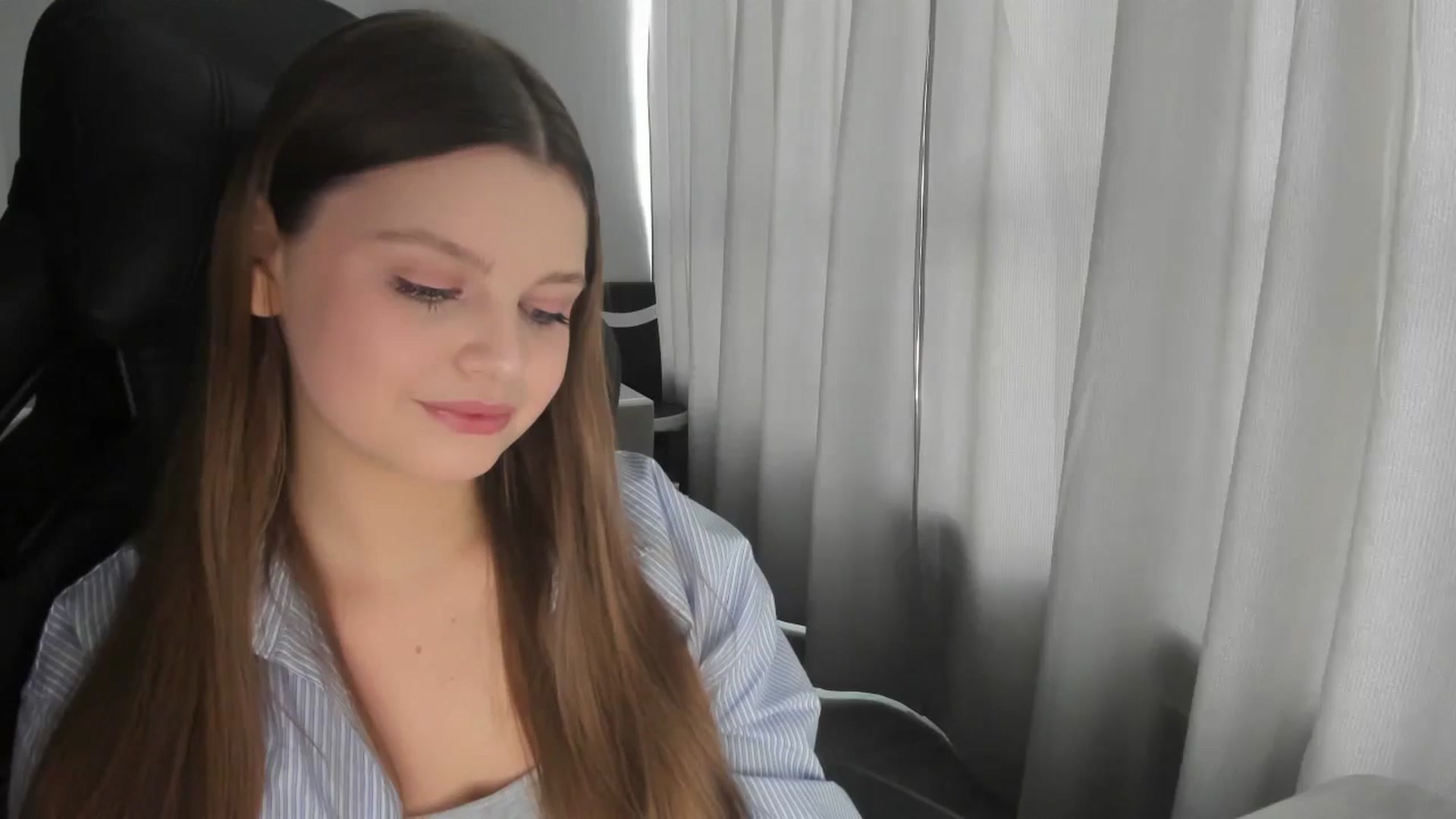 Annaneon video thumbnail