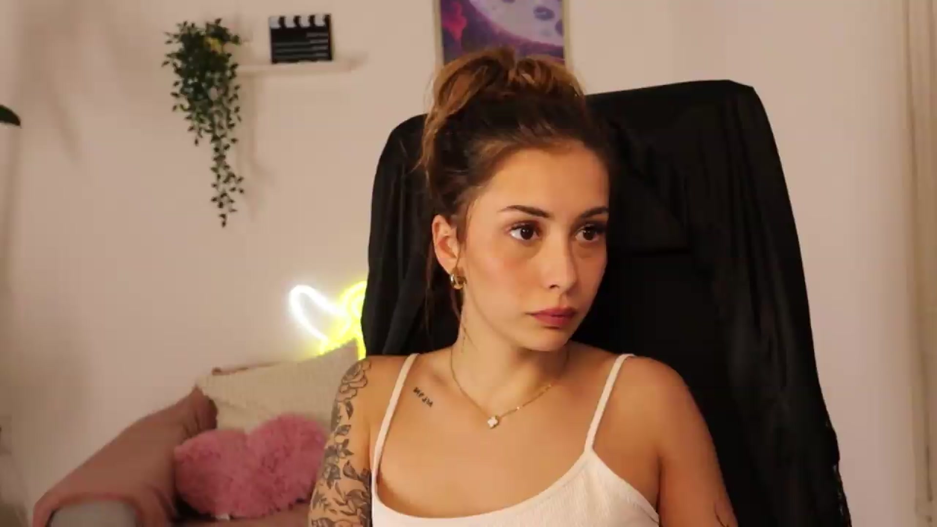 Naomii20 video thumbnail