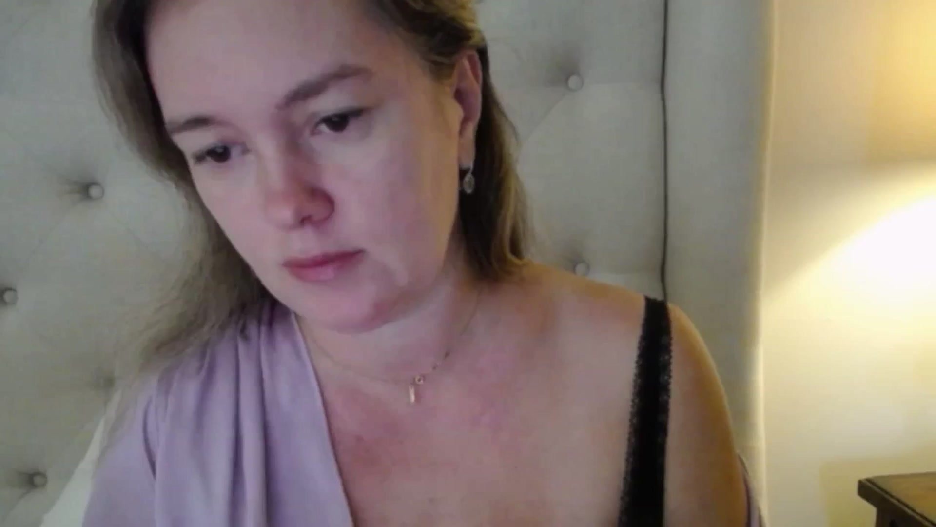 J0llye video thumbnail