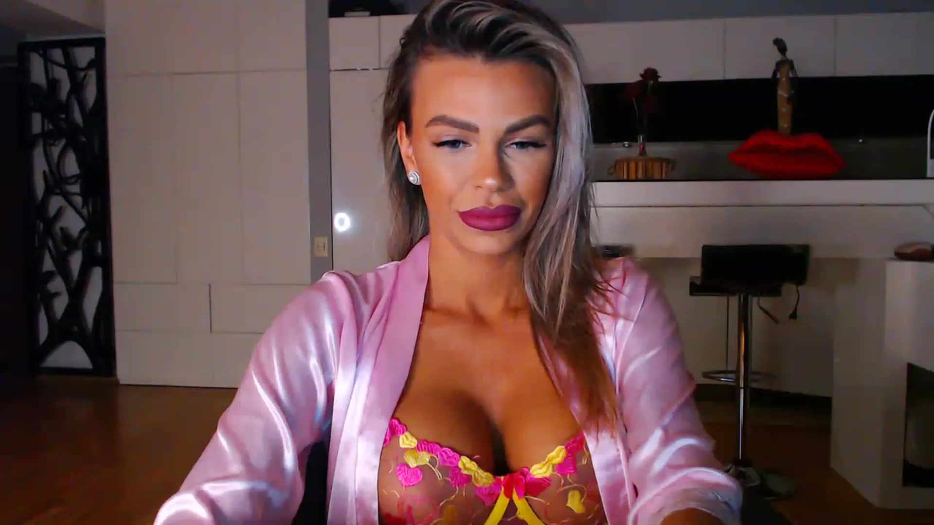 D_y_y video thumbnail