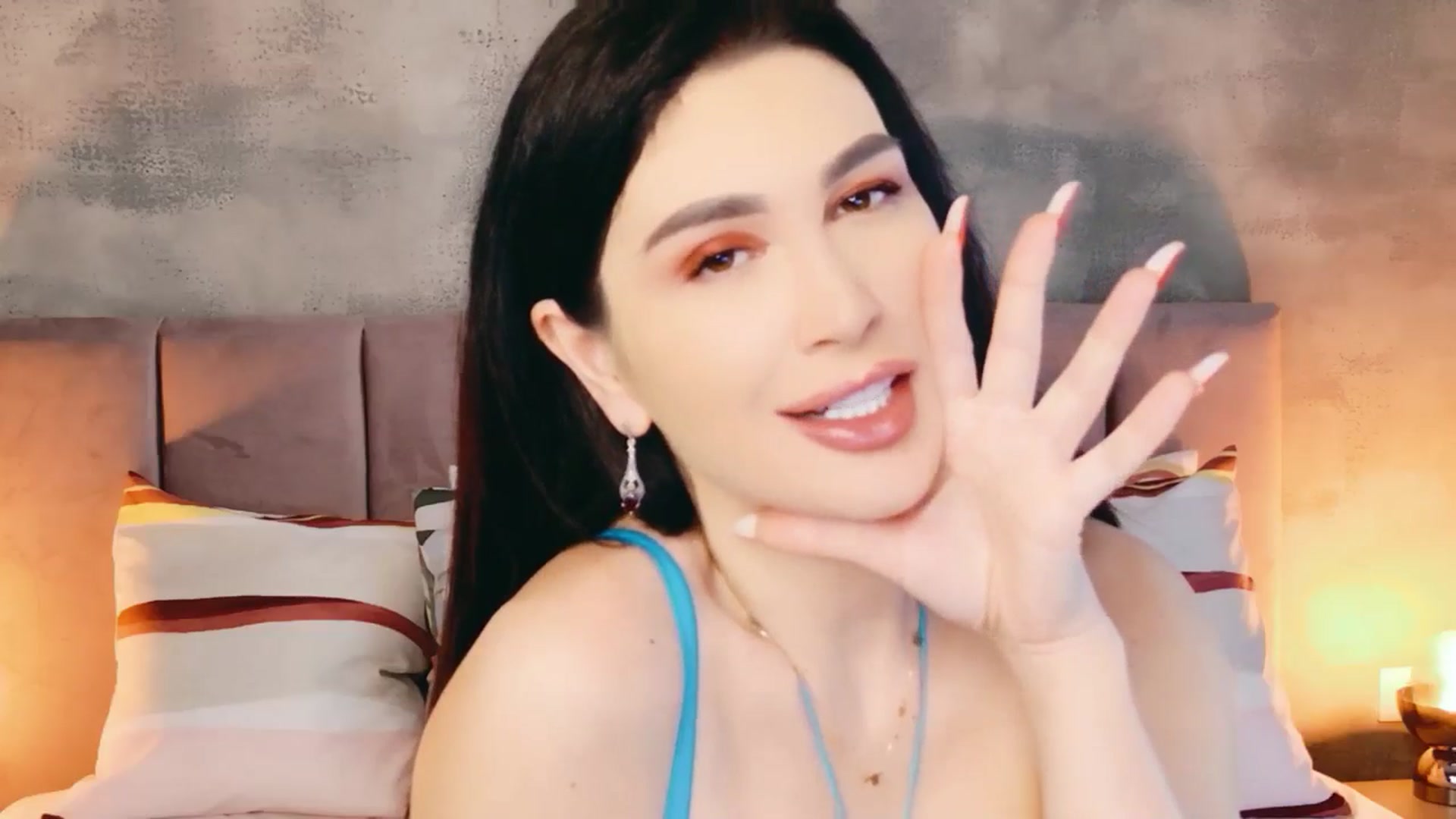 Monalise video thumbnail