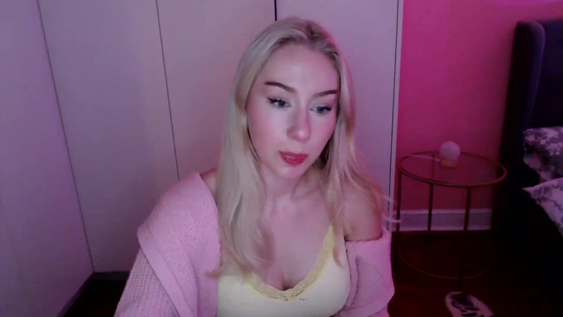 PetiteAvax video thumbnail