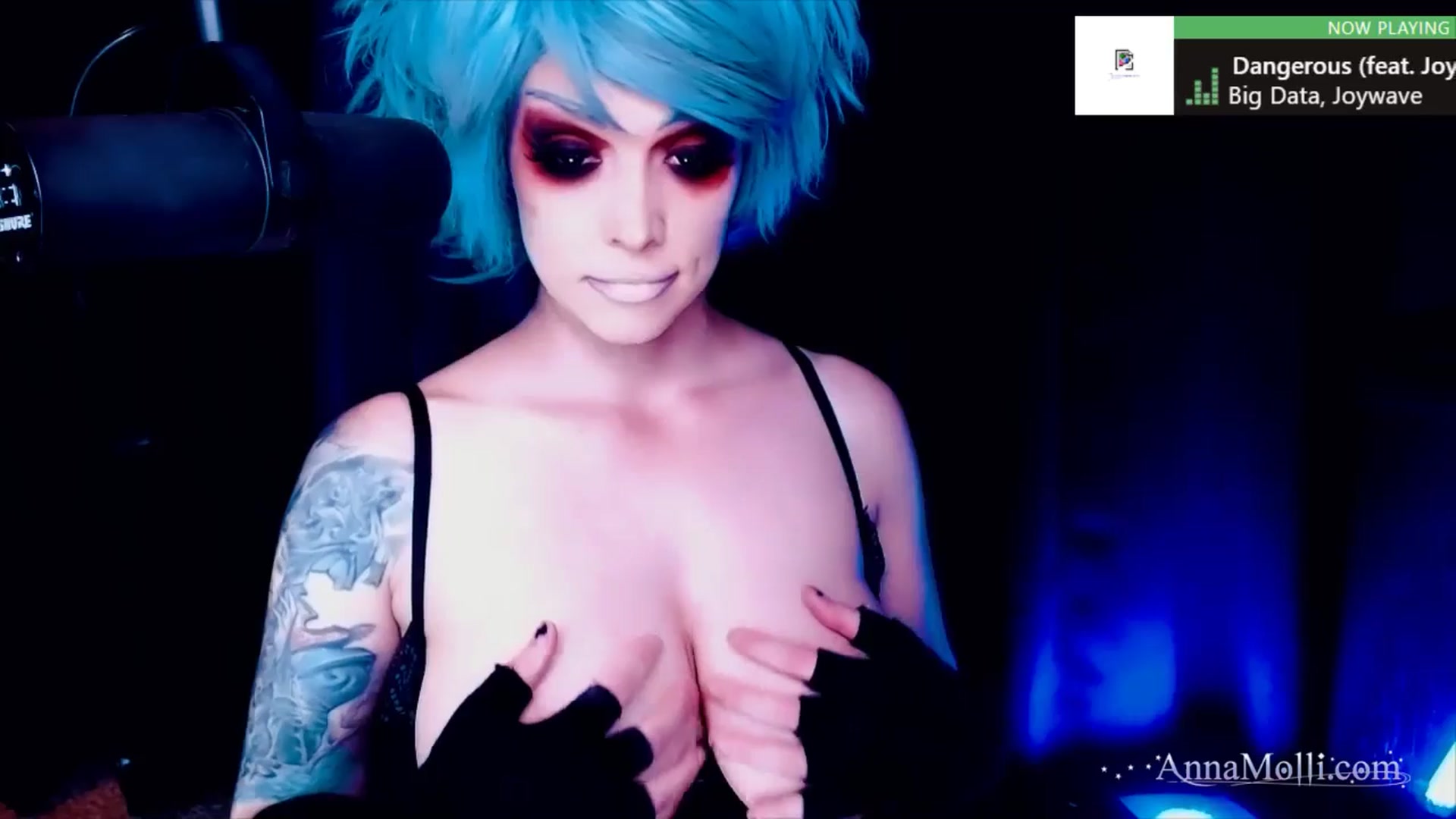 AnnaMolli video thumbnail