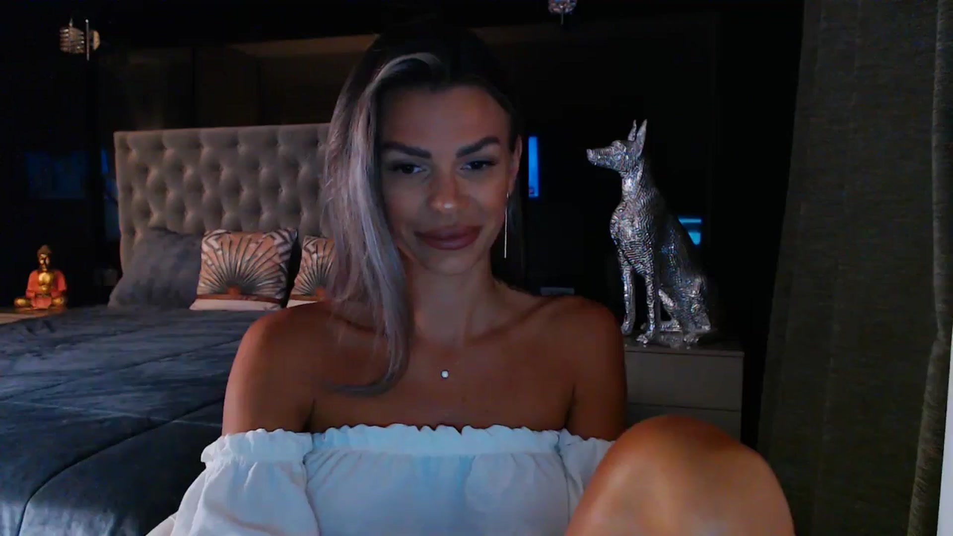 D_y_y video thumbnail