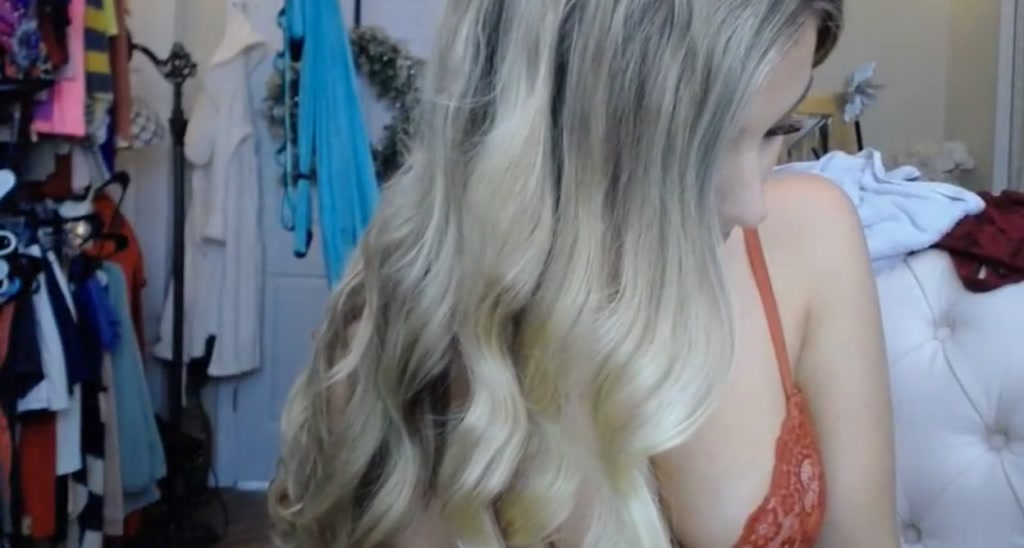 Skye_Evans_ video thumbnail