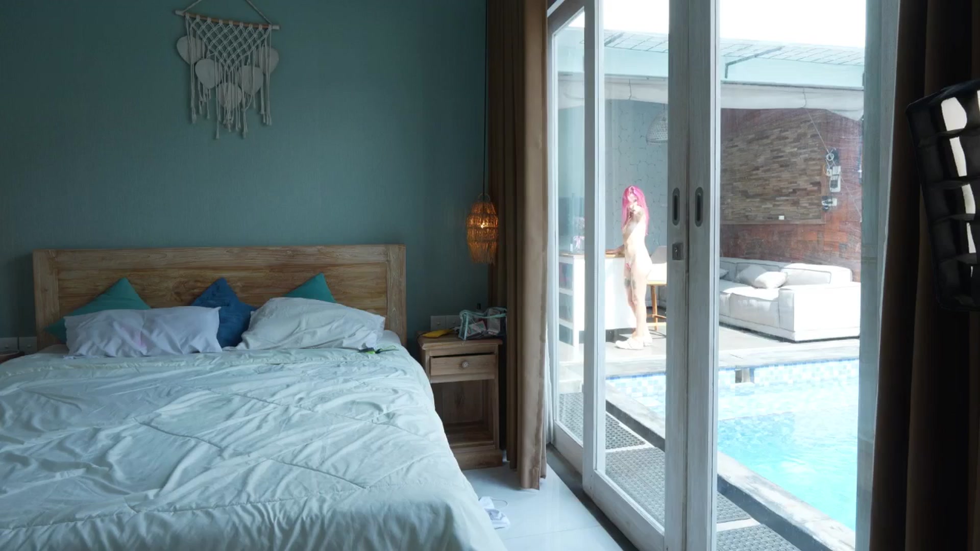 Sarah_Pink video thumbnail