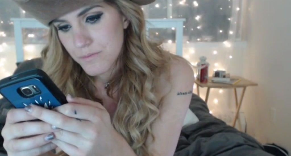 LaraLoxley video thumbnail
