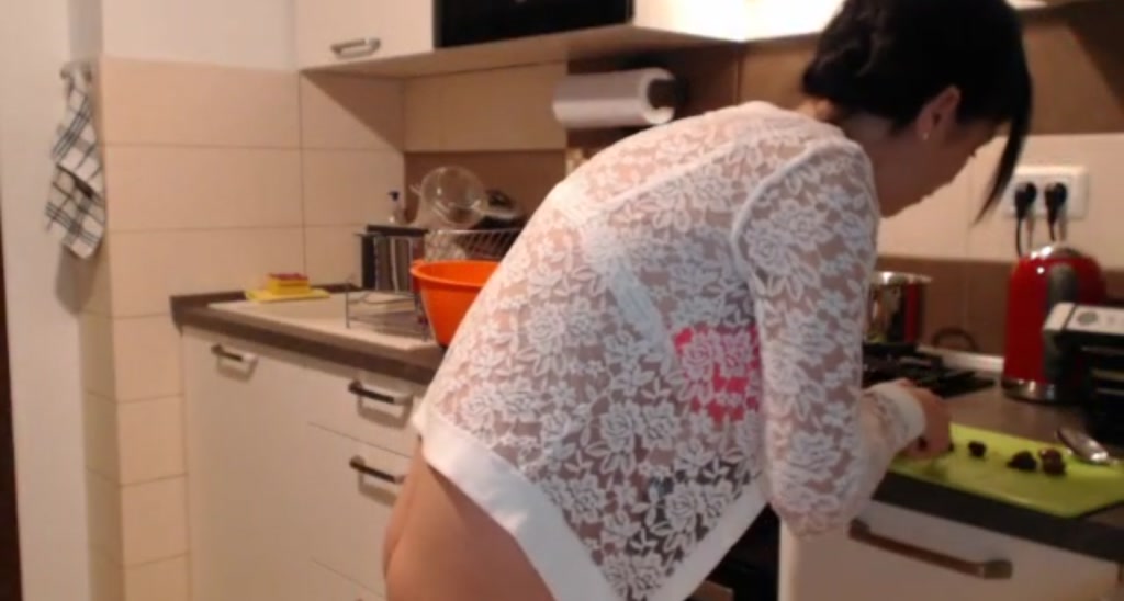 Ami_White video thumbnail