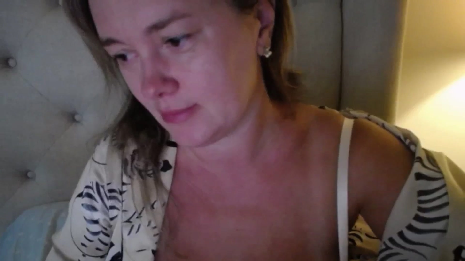 J0llye video thumbnail