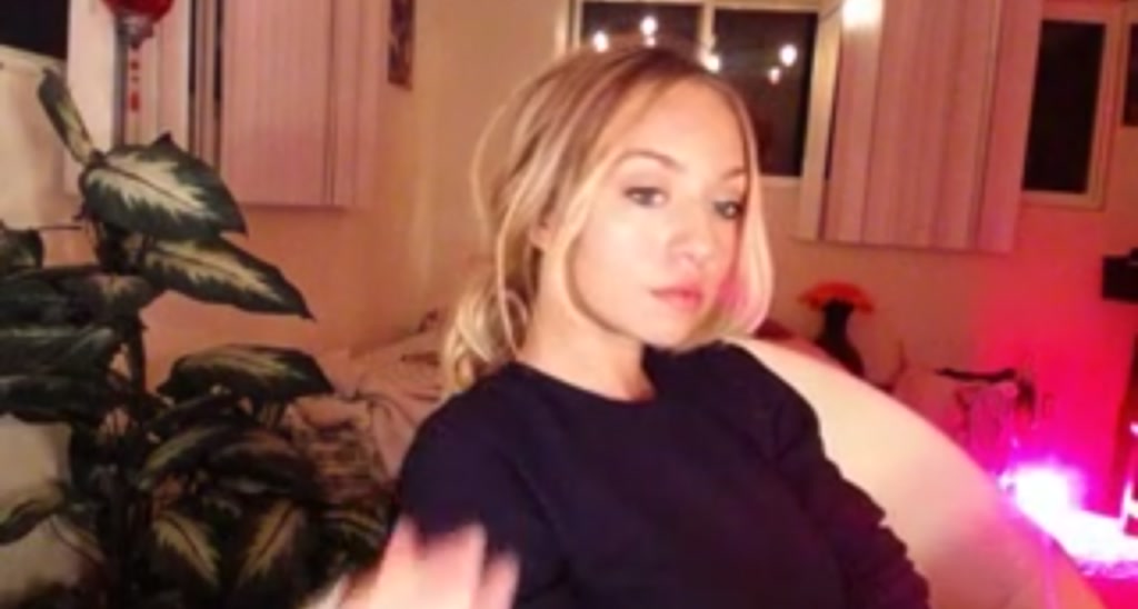 AnaFoxx video thumbnail