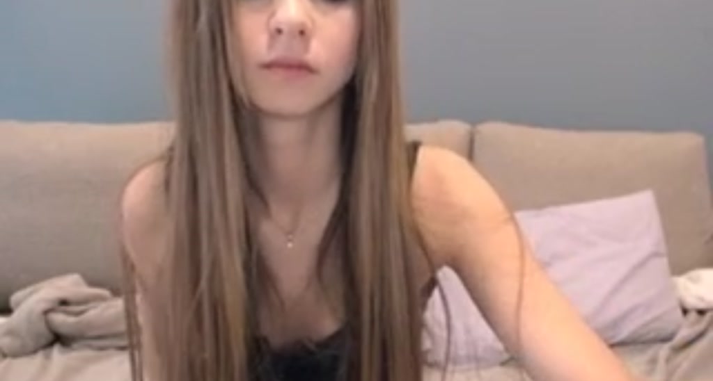 AvrilDollX video thumbnail