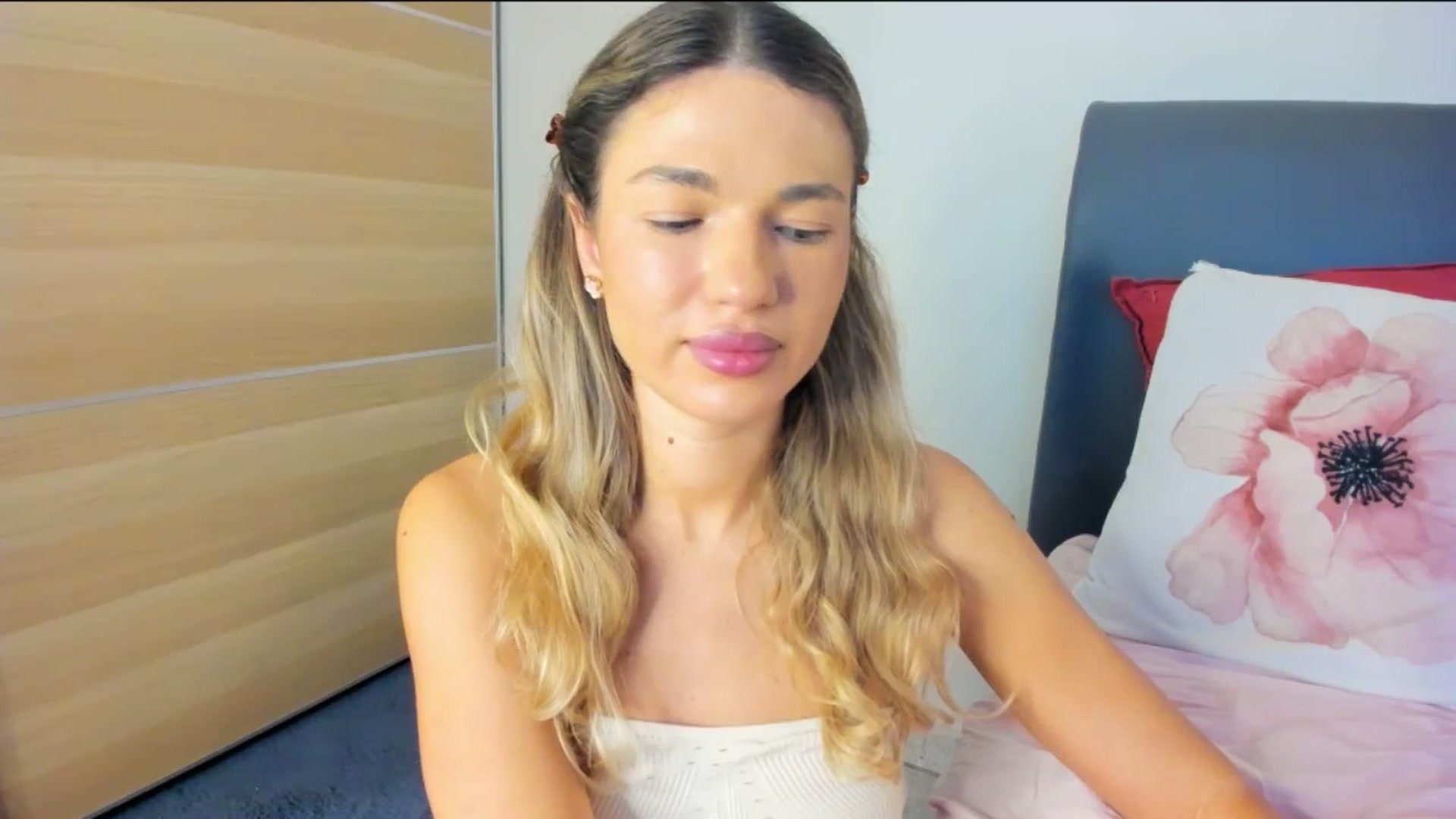 Dariadely video thumbnail