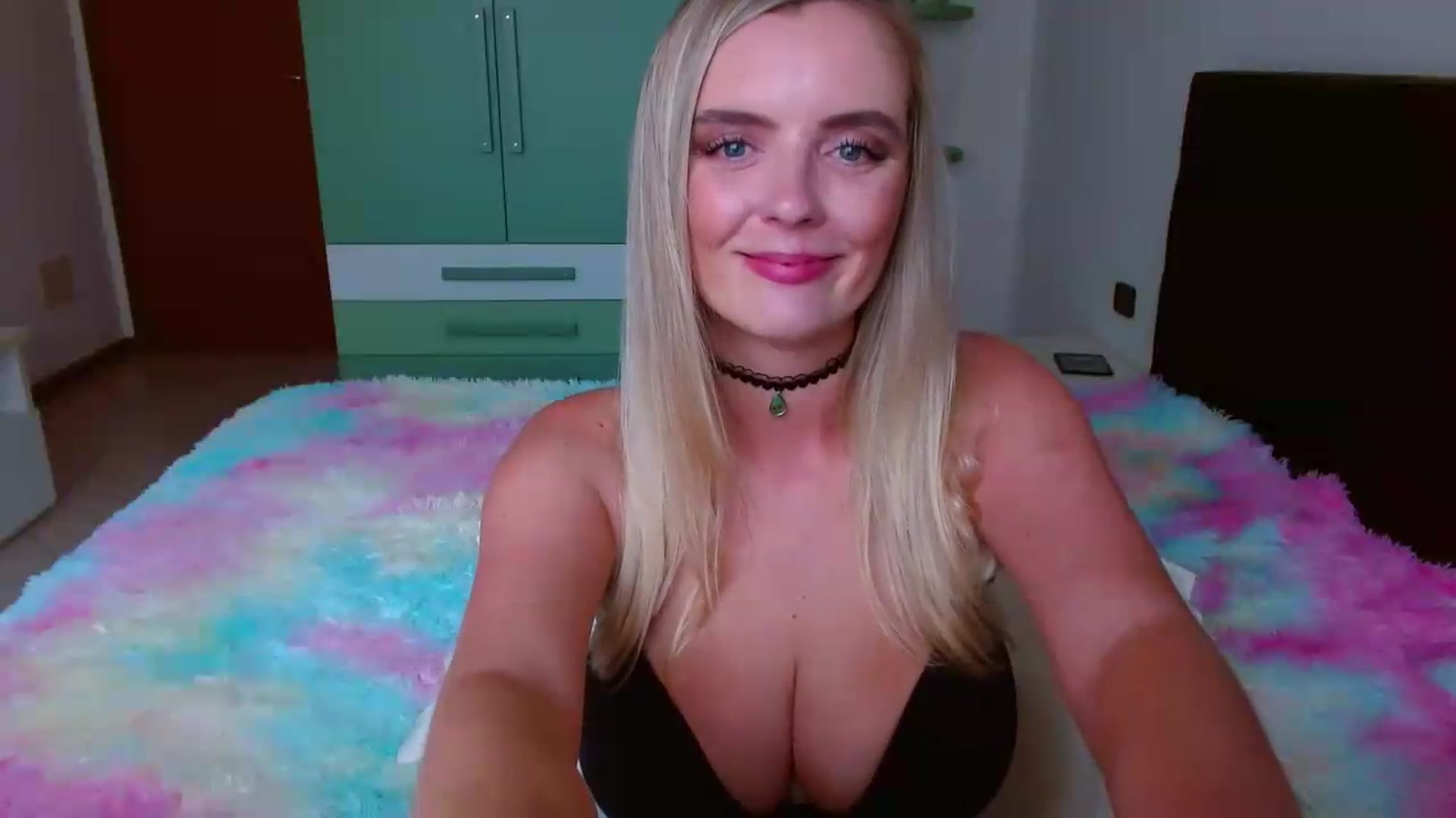 MissAura video thumbnail