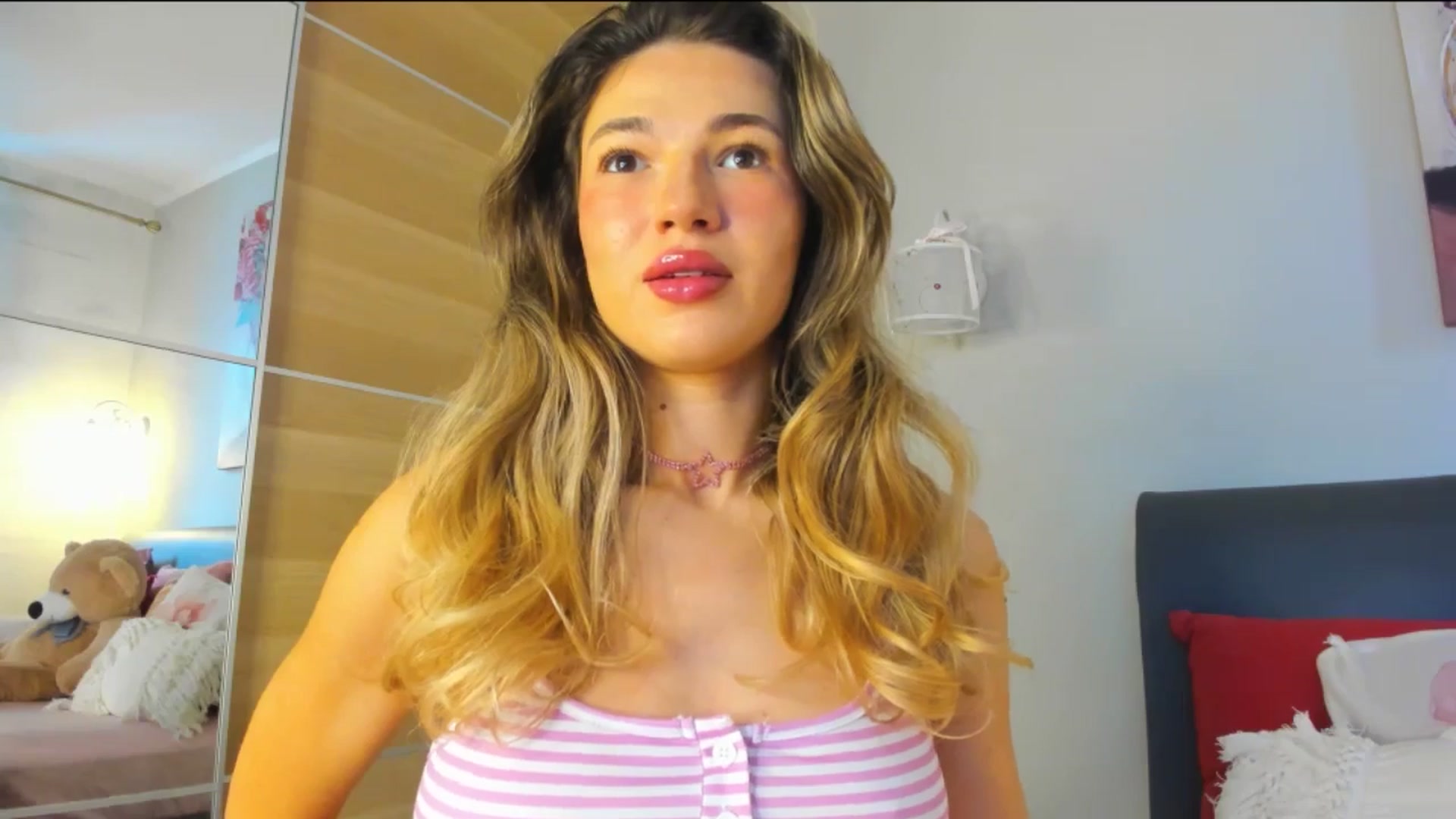 Dariadely video thumbnail