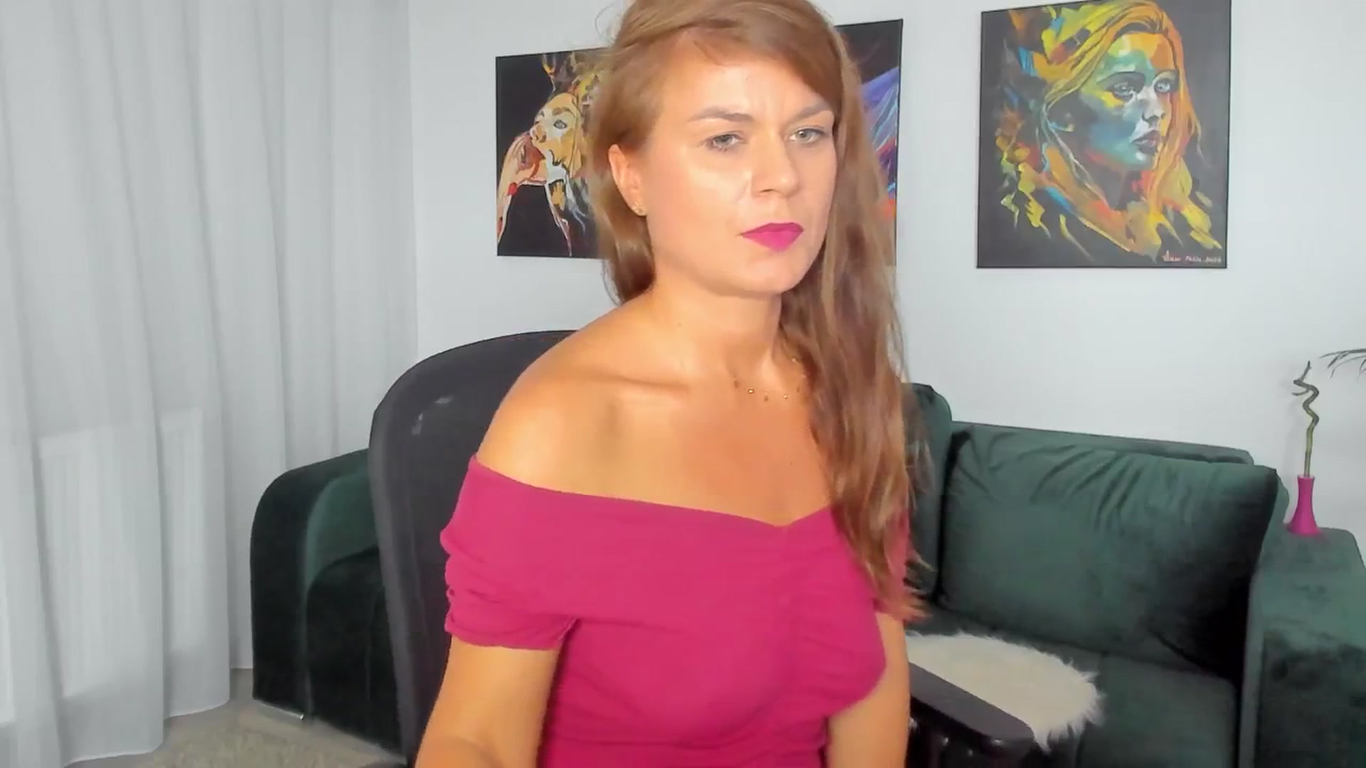 SuaveGia video thumbnail