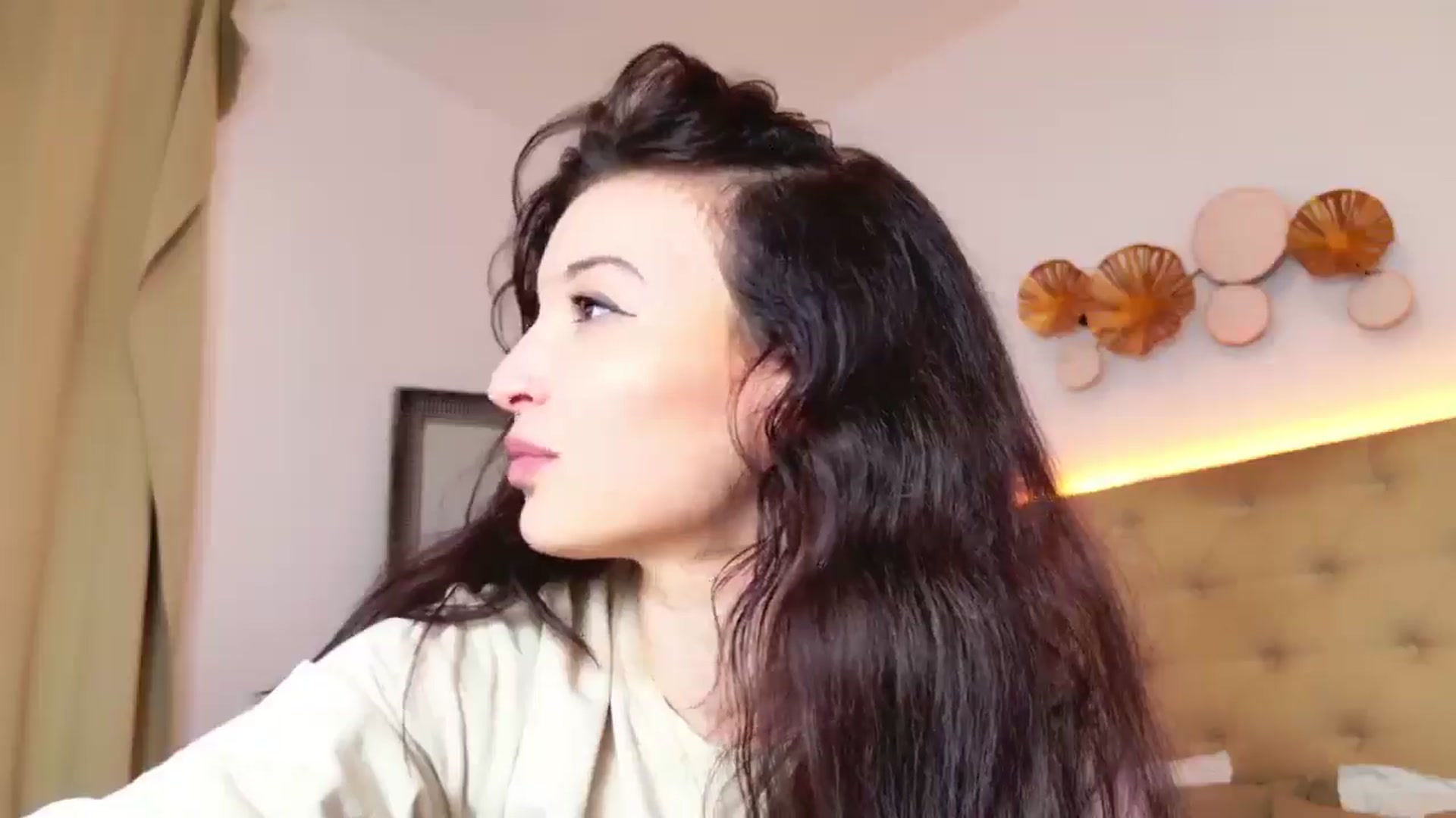 IchTahira video thumbnail