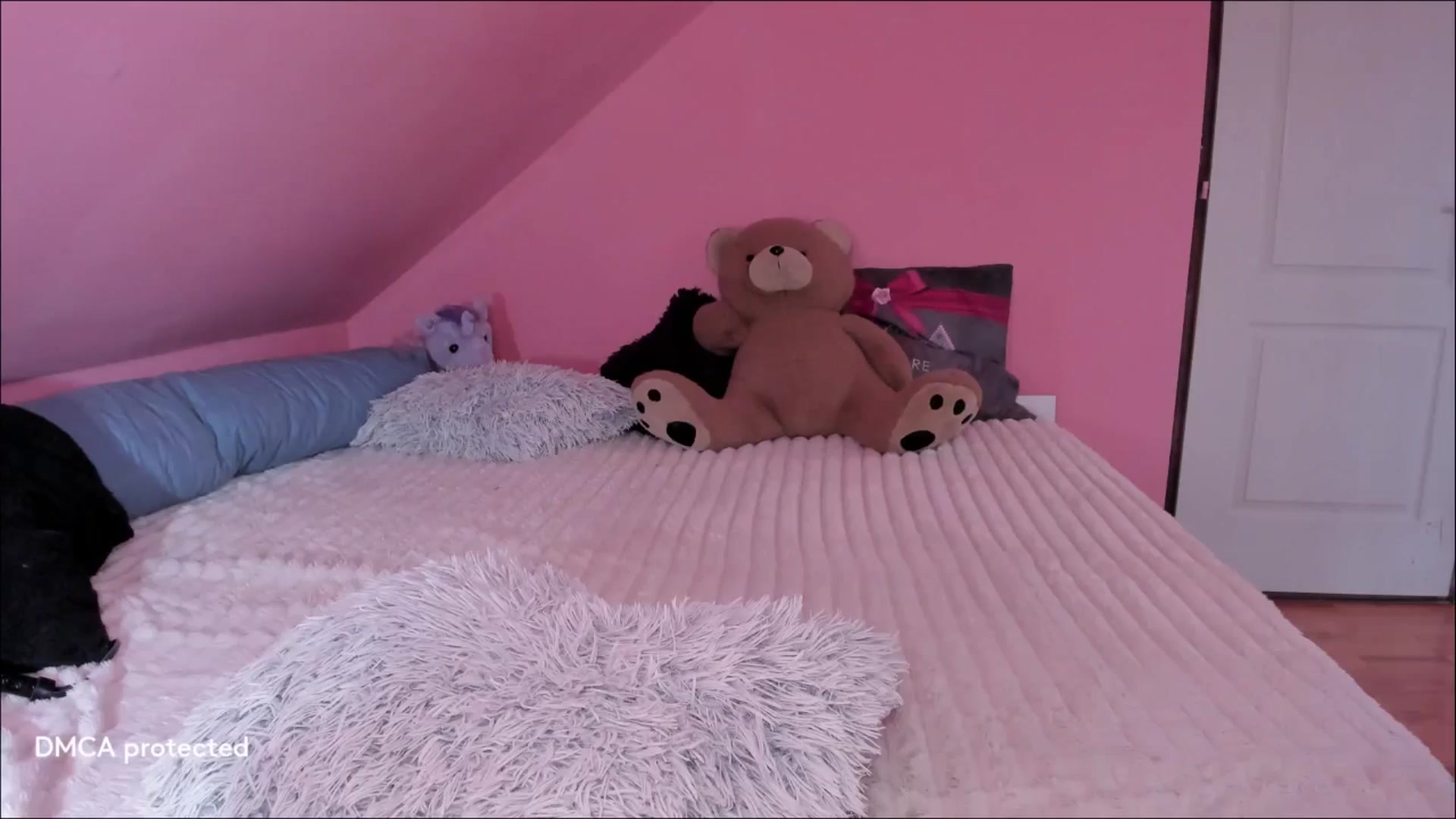 Deessert video thumbnail