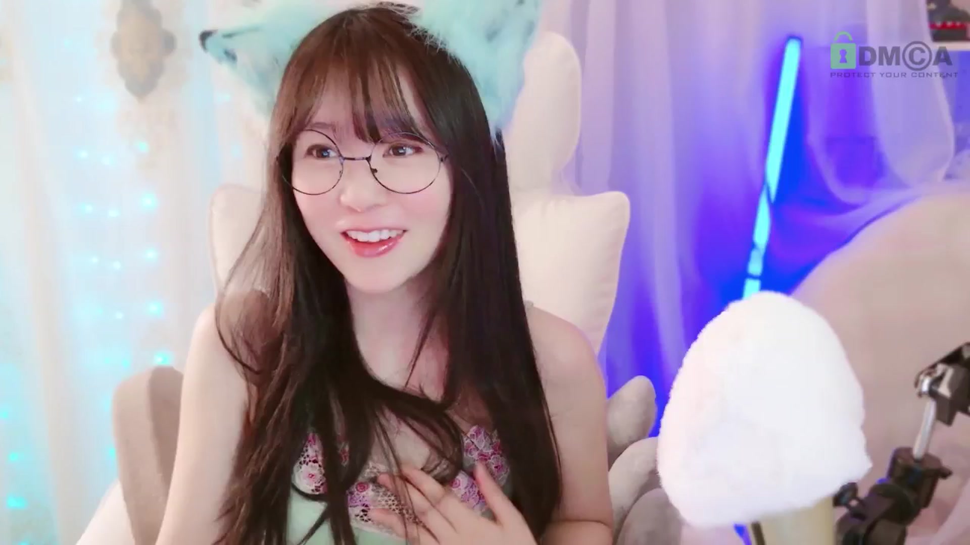 meowtheworld video thumbnail