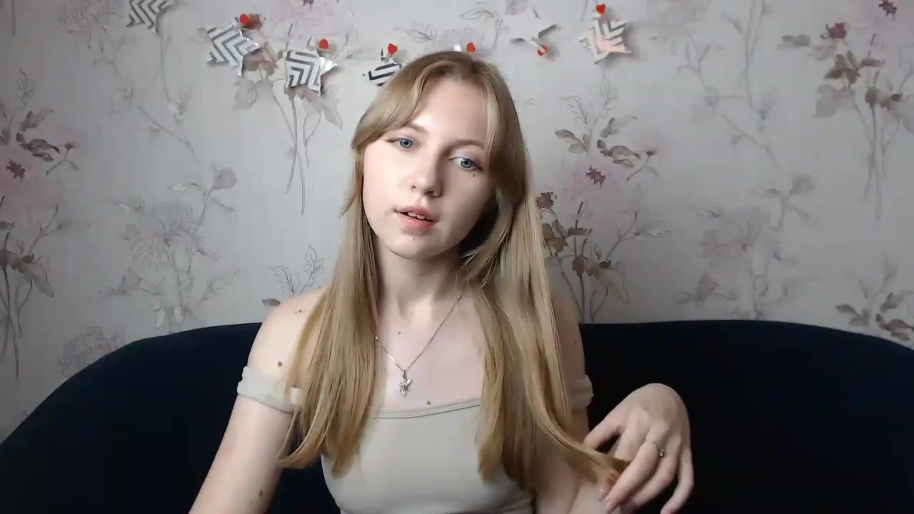 EmillyHoot video thumbnail