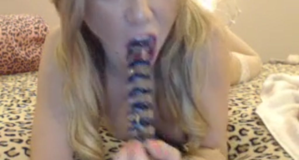 MiniMariah video thumbnail