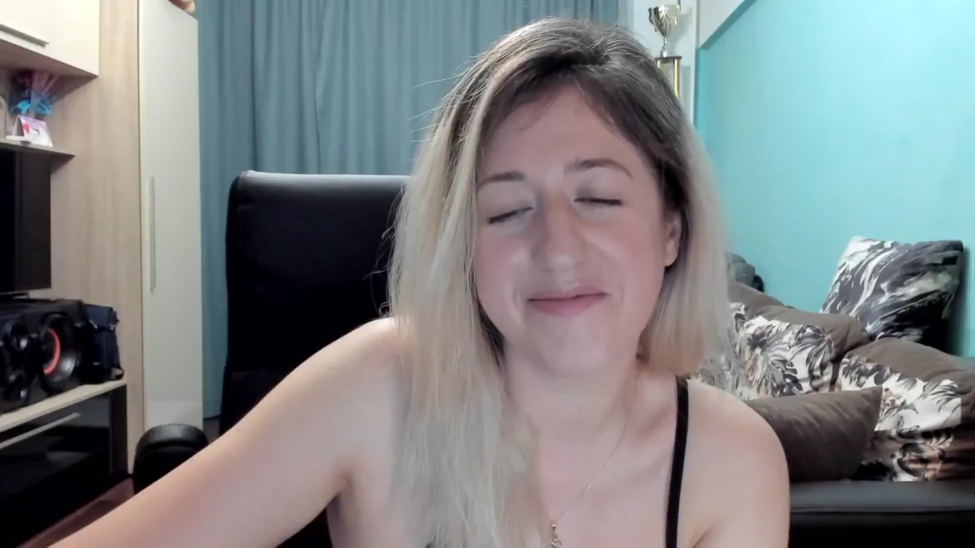 SweetDelia_ video thumbnail