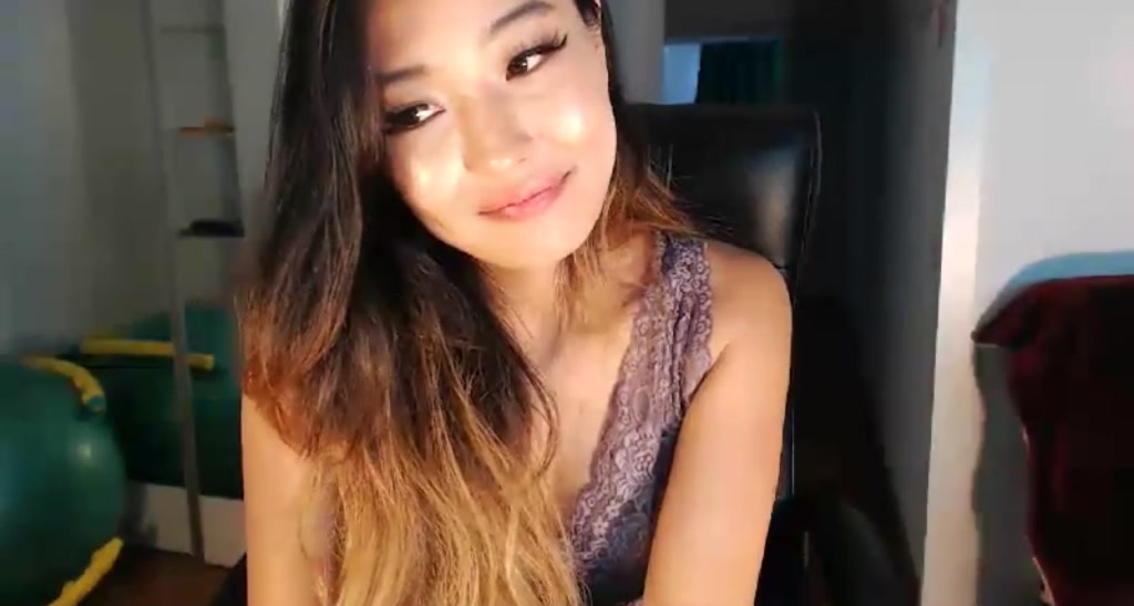 KellyMun video thumbnail