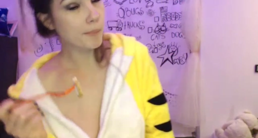 LovelyKittie video thumbnail