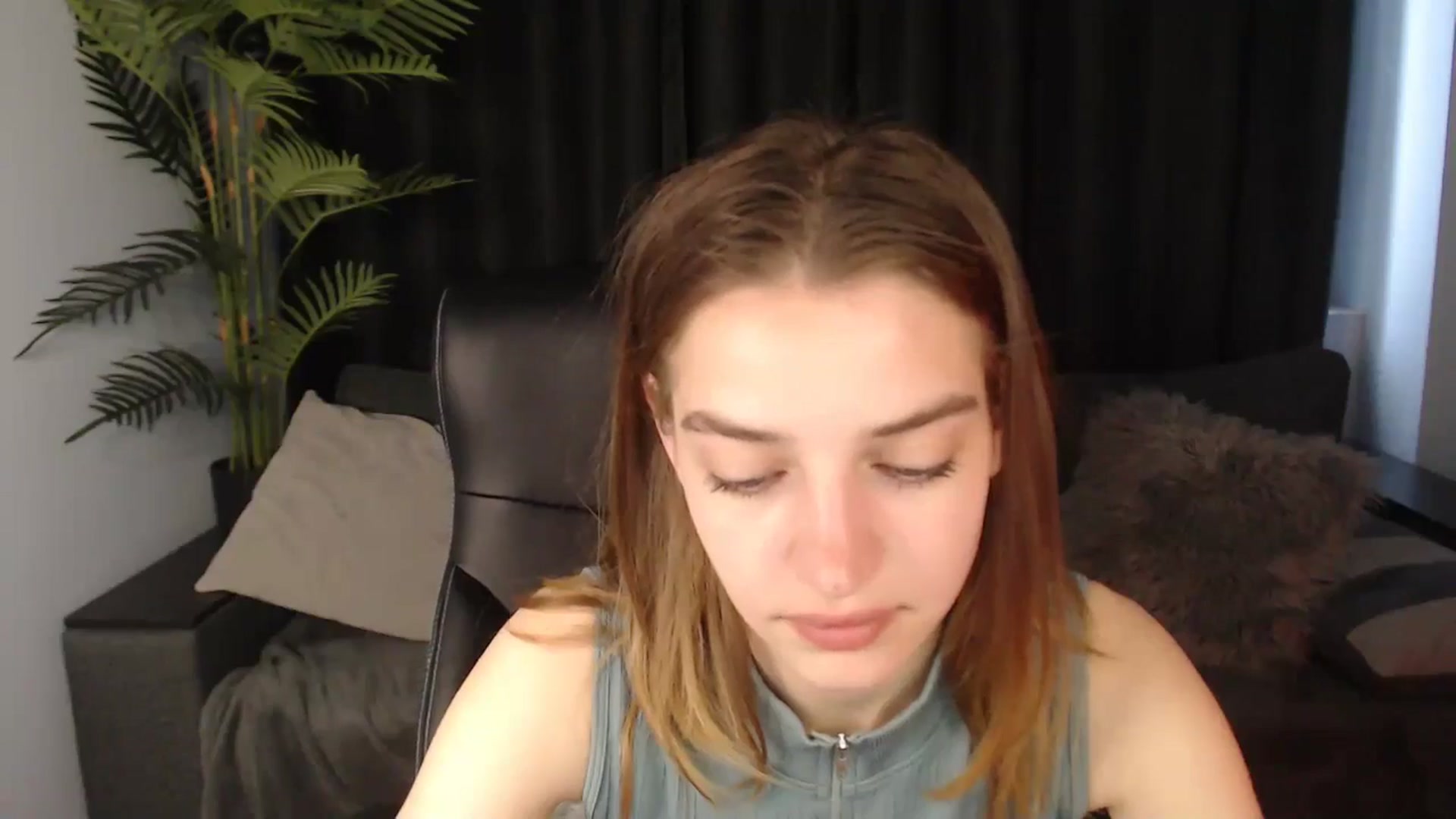 LaraMinx video thumbnail