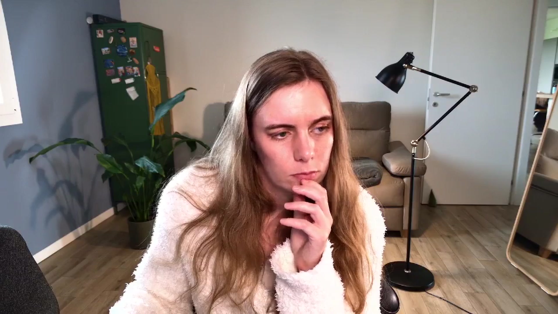 Personage video thumbnail