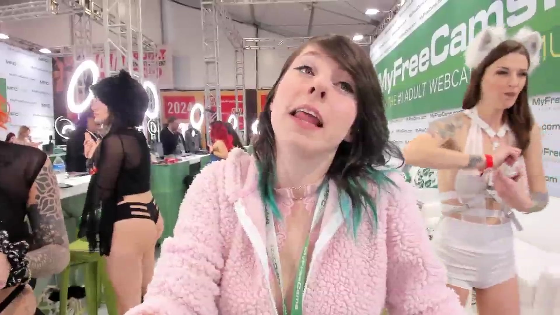 AphiaDeMieux video thumbnail