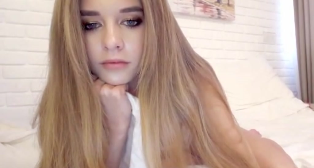 AvrilDollX video thumbnail