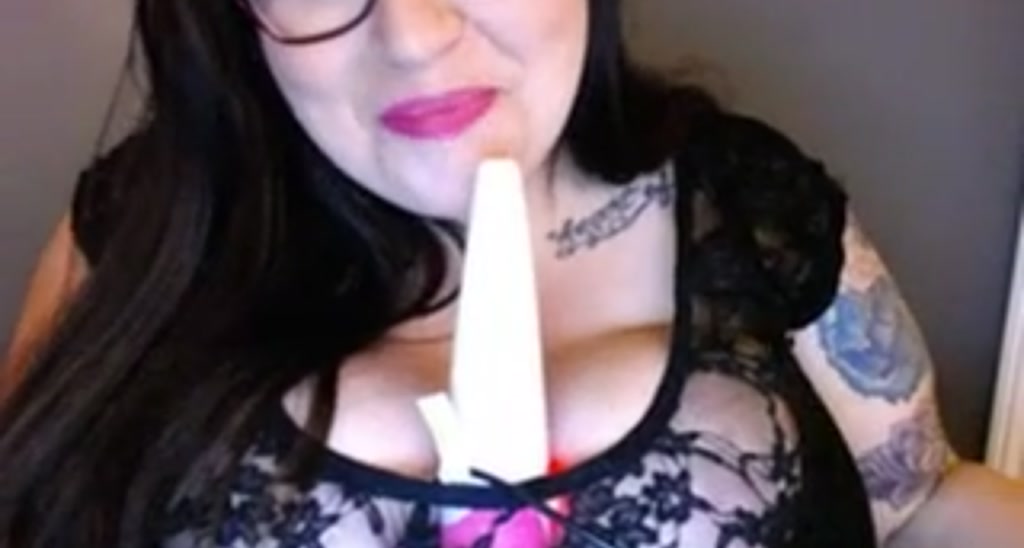 Housewifeswag video thumbnail