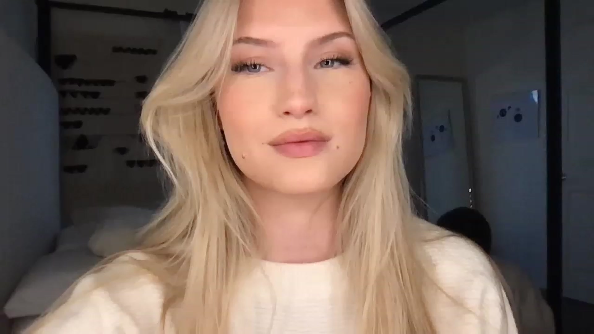 Thezabrina video thumbnail