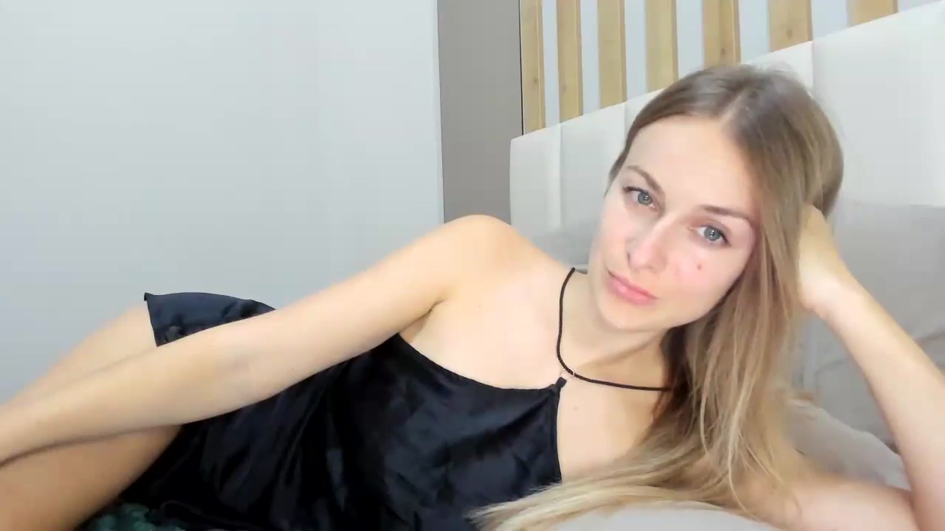regular_girl video thumbnail