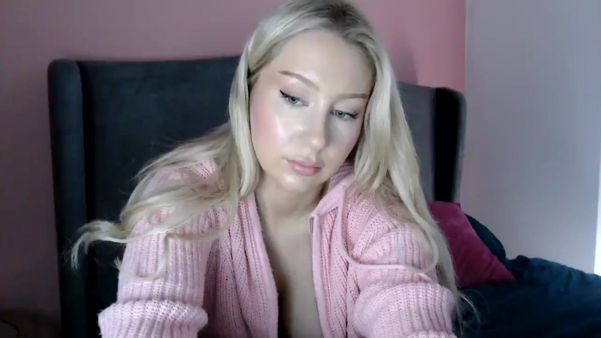PetiteAvax video thumbnail