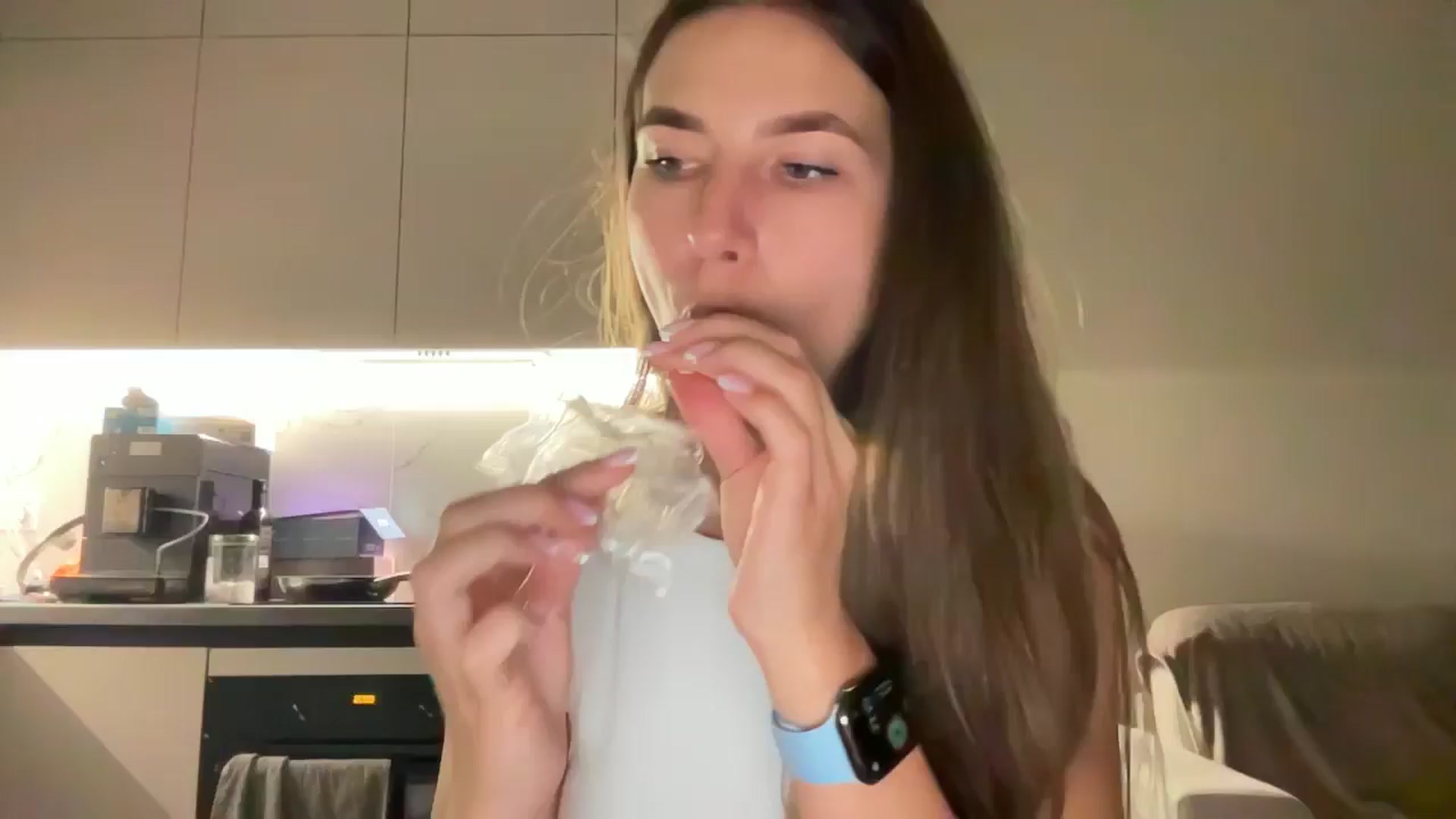 kissfreeze video thumbnail
