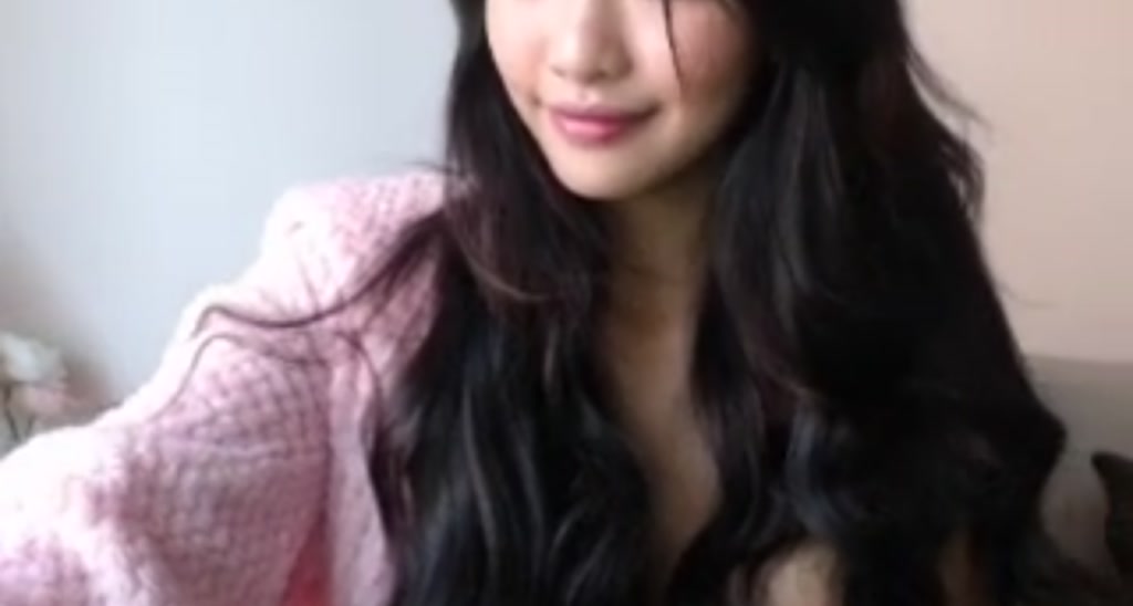 MissReinaT video thumbnail