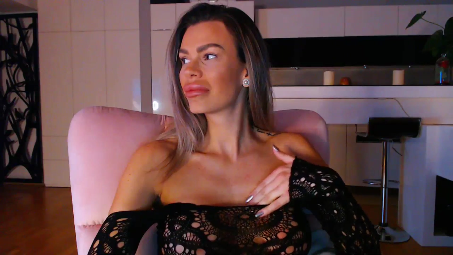 D_y_y video thumbnail