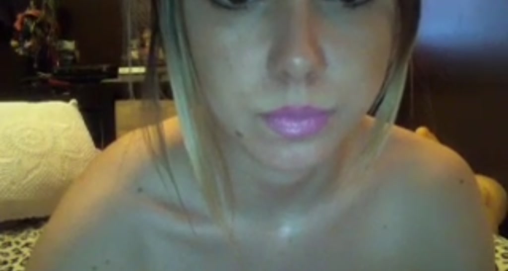 MiniMariah video thumbnail